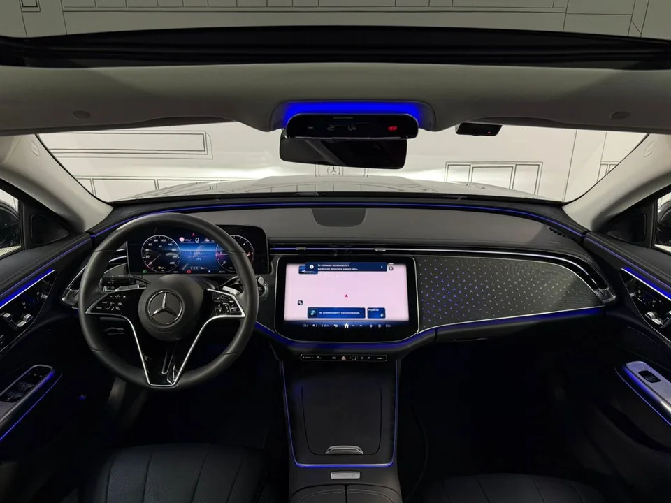 Mercedes-Benz E-Class 2025 — миниатюра 3