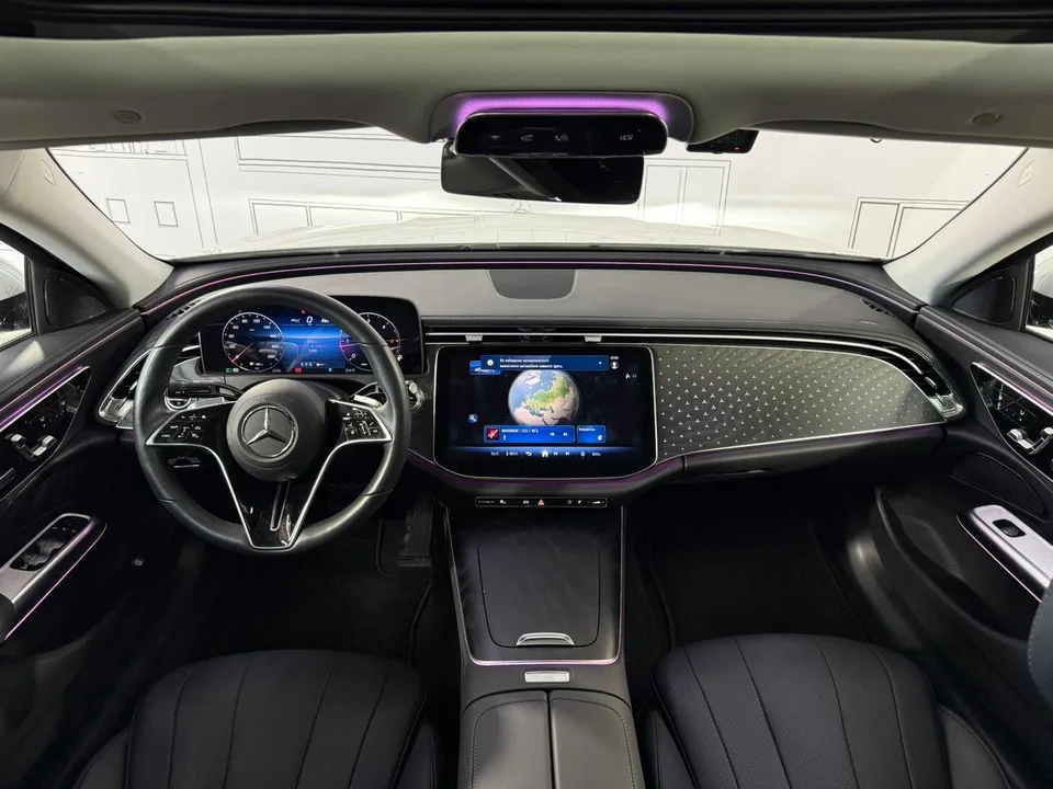 Mercedes-Benz E-Class 2024 — миниатюра 3