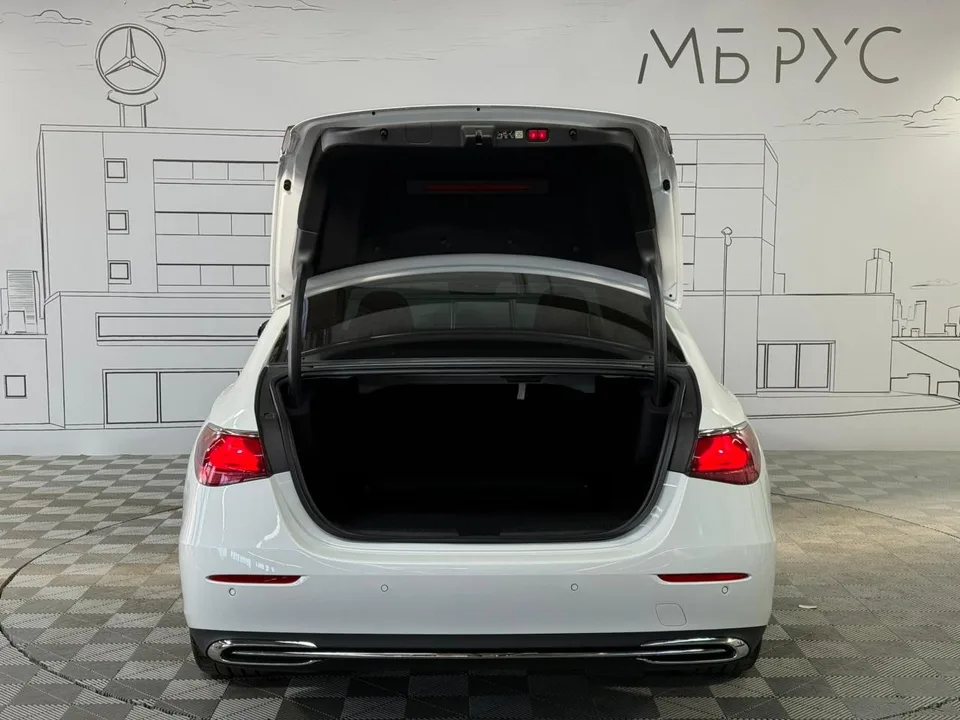 Mercedes-Benz E-Class 2024 — миниатюра 5