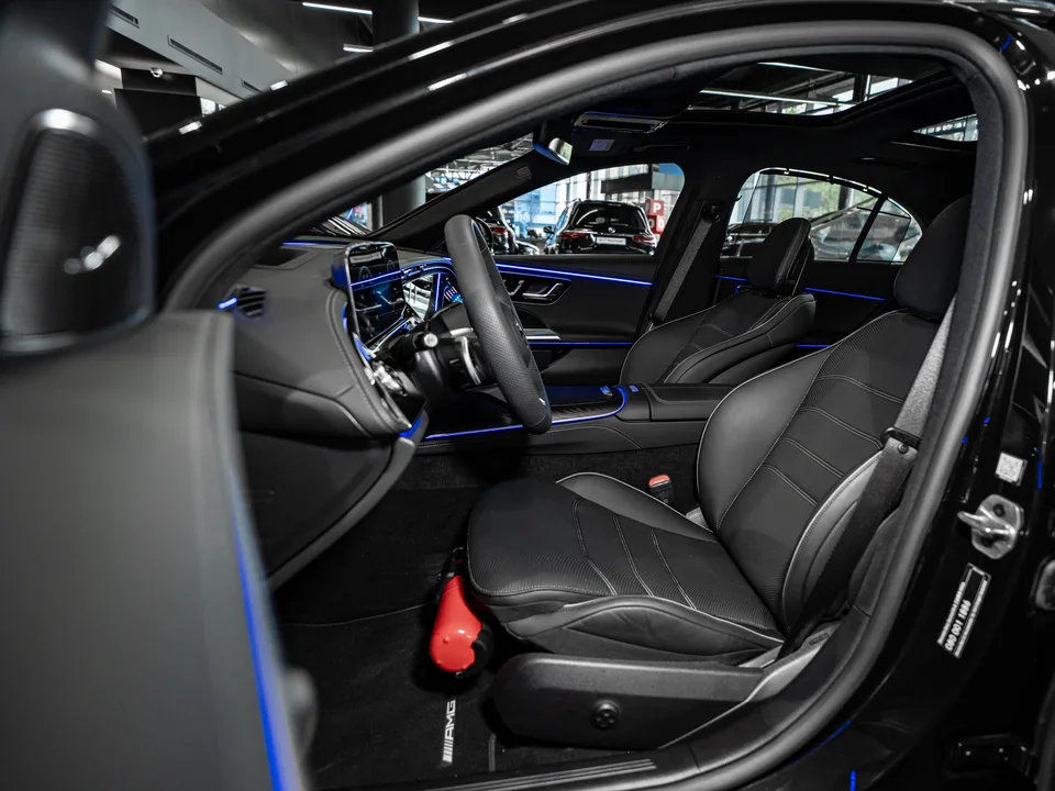 Mercedes-Benz E-Class 2025 — миниатюра 5