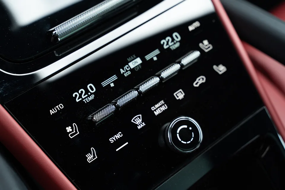 Porsche Cayenne 2025 — миниатюра 4
