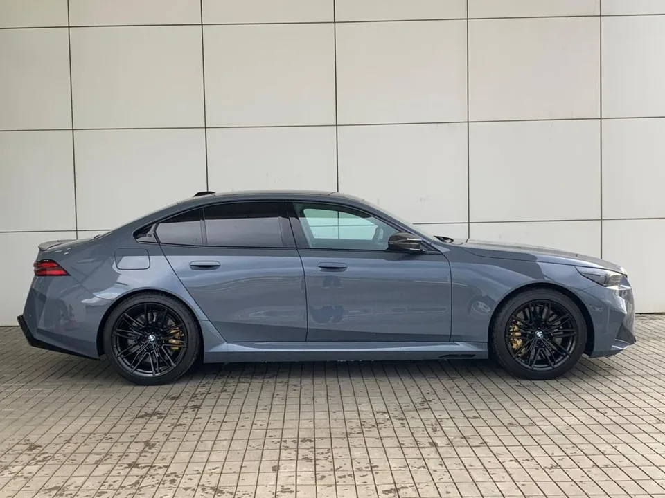 BMW M5 CS 2024 — миниатюра 2
