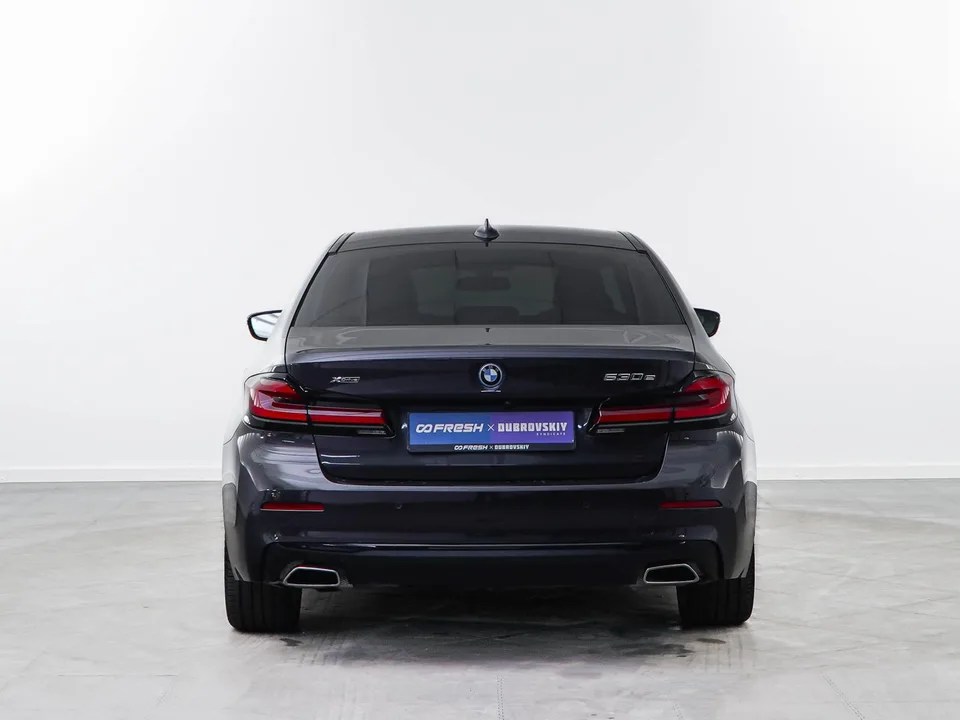 BMW 5 Series 2022 — миниатюра 4