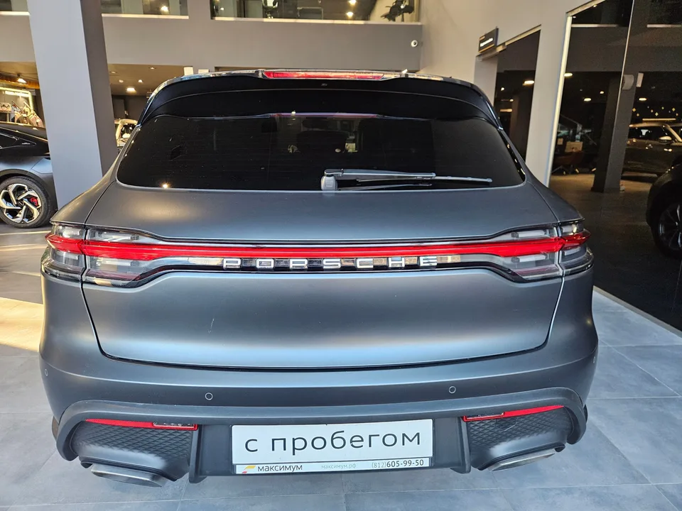 Porsche Macan 2023 — миниатюра 2
