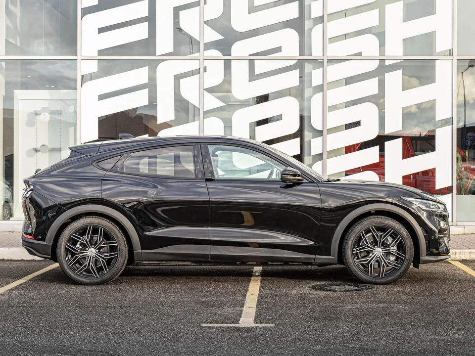 Ford Mustang Mach-E 2022 — миниатюра 5