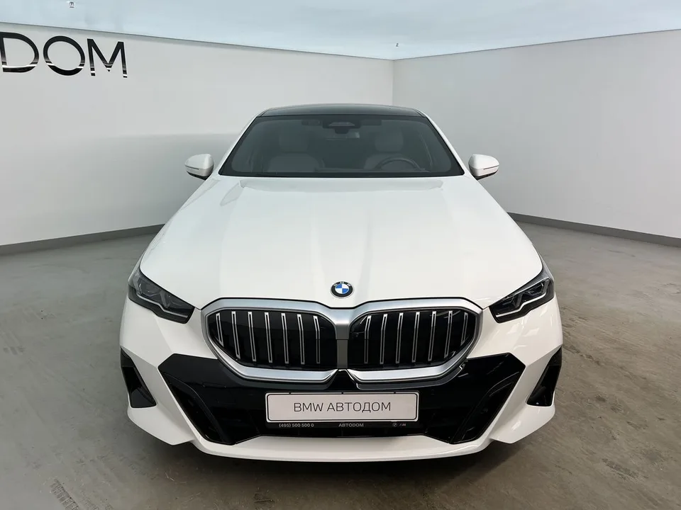BMW 5 Series 2023 — миниатюра 4