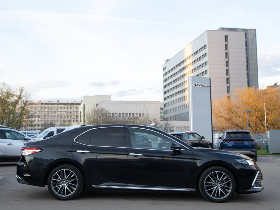 Toyota Camry 2023 — миниатюра 3