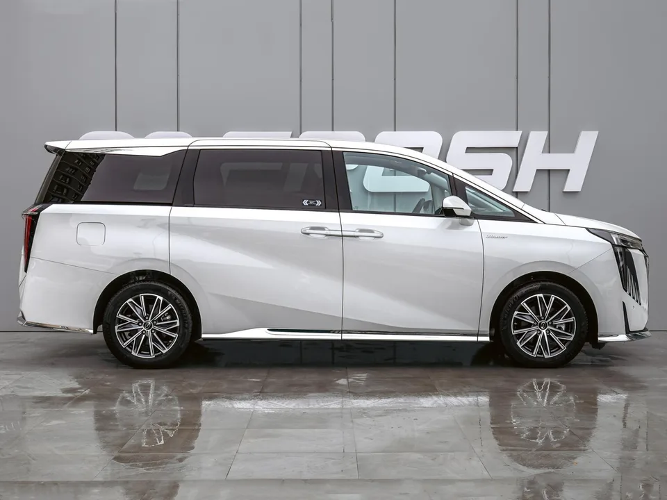 GAC Trumpchi M8 2024 — миниатюра 2