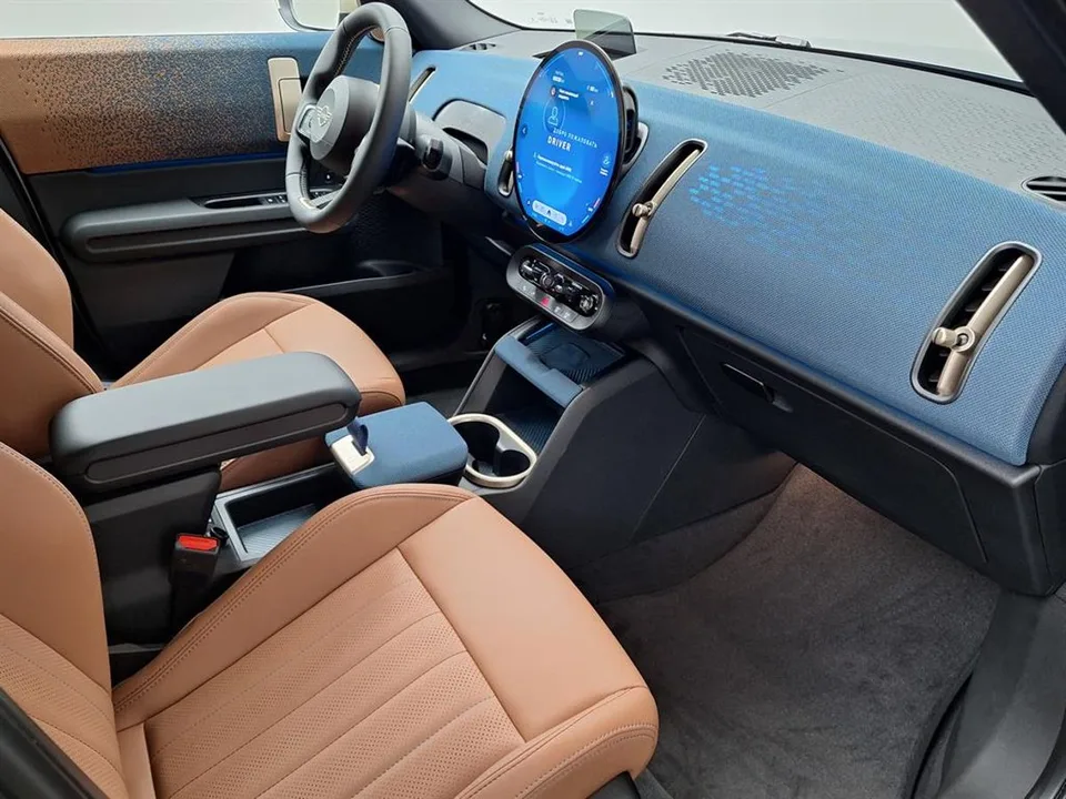 MINI Countryman 2024 — миниатюра 2