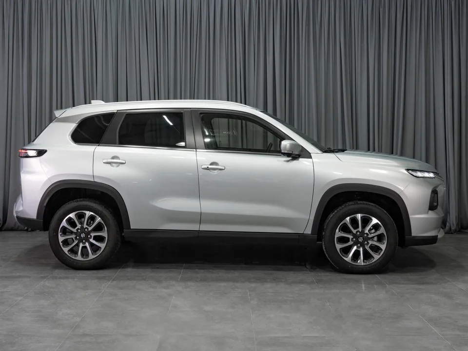 Suzuki Grand Vitara 2023 — миниатюра 2