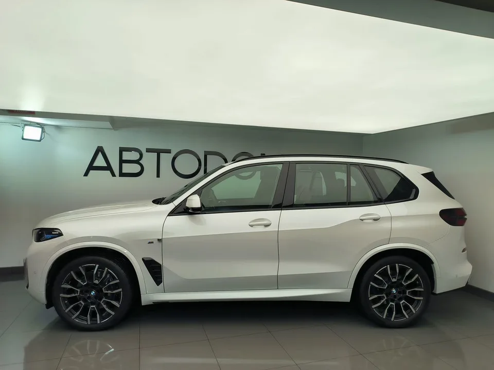 BMW X5 2023 — миниатюра 2