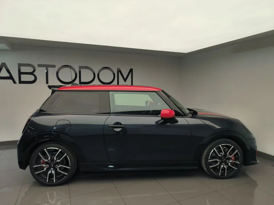 MINI Hatch 2025 — миниатюра 2