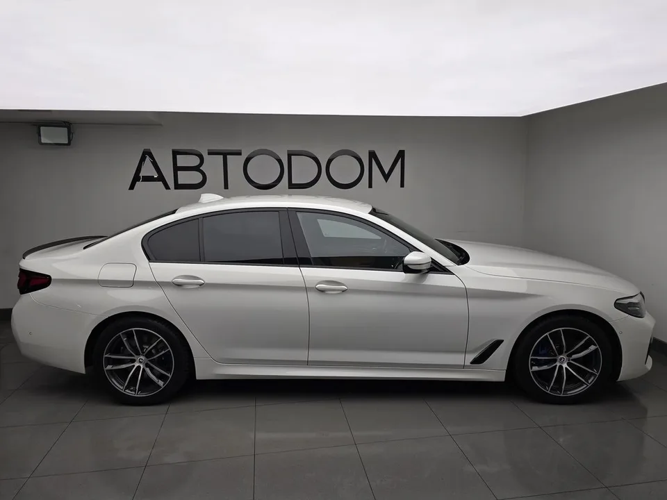 BMW 5 Series 2023 — миниатюра 2