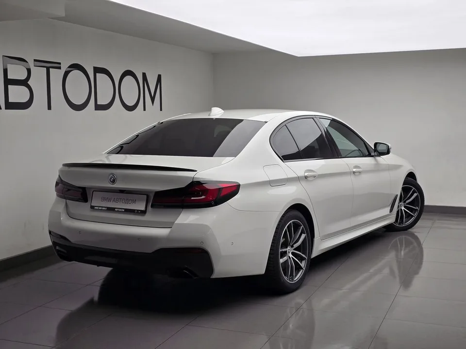 BMW 5 Series 2023 — миниатюра 4