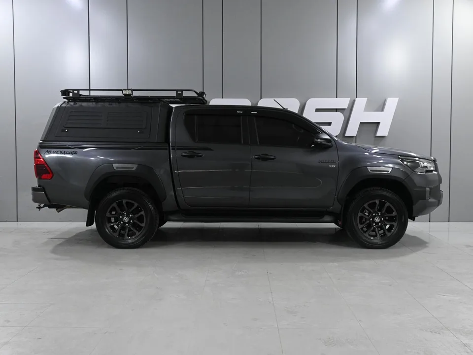 Toyota Hilux 2023 — миниатюра 2