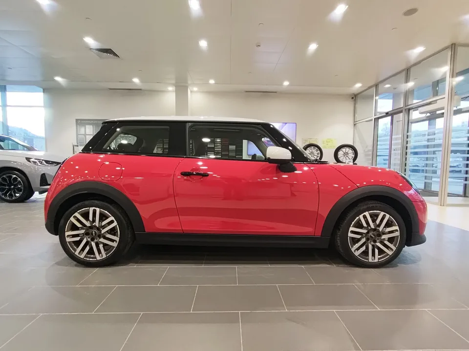 MINI Hatch 2024 — миниатюра 2