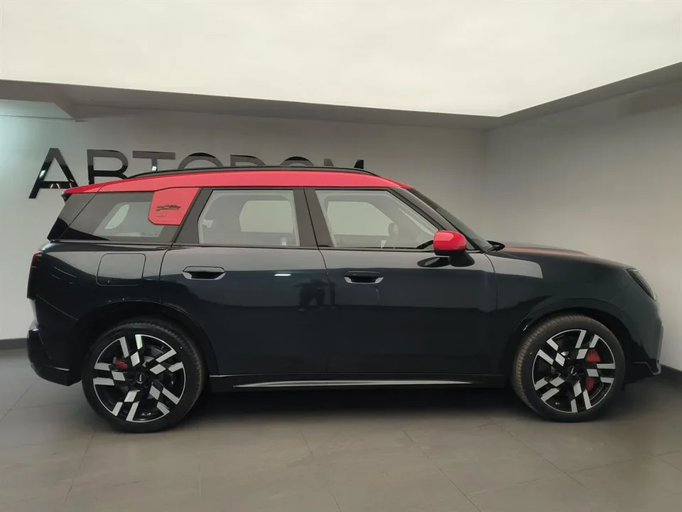 MINI Countryman 2024 — миниатюра 2