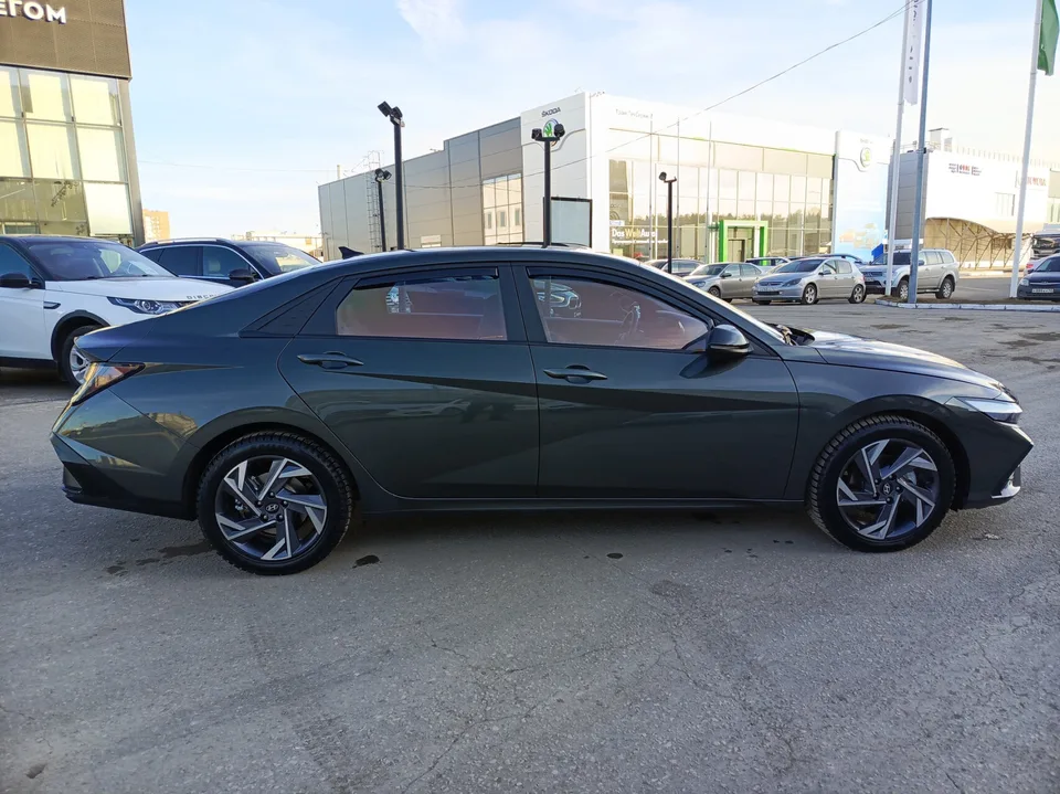 Hyundai Elantra 2025 — миниатюра 5