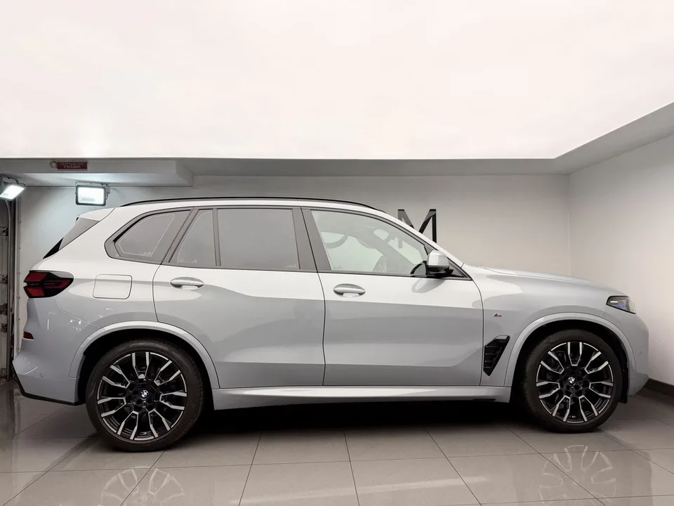 BMW X5 2025 — миниатюра 2