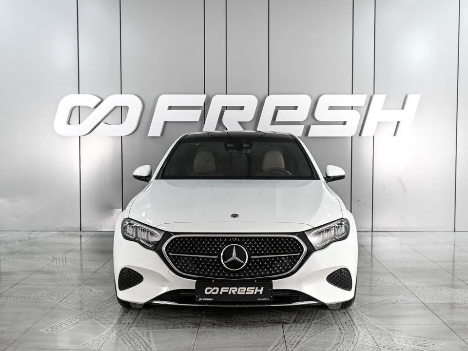 Mercedes-Benz E-Class 2024 — миниатюра 3