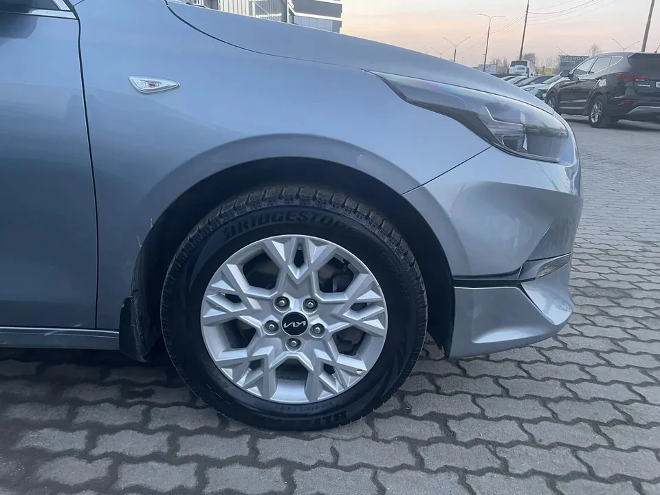 Kia Ceed SW 2022 — миниатюра 2