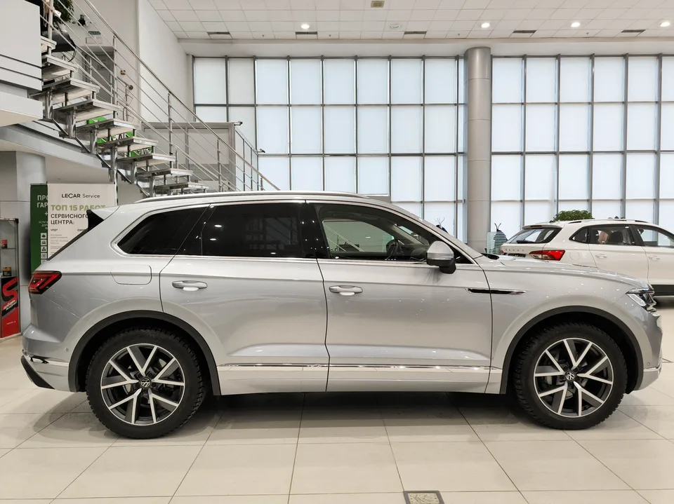 Volkswagen Touareg 2023 — миниатюра 5