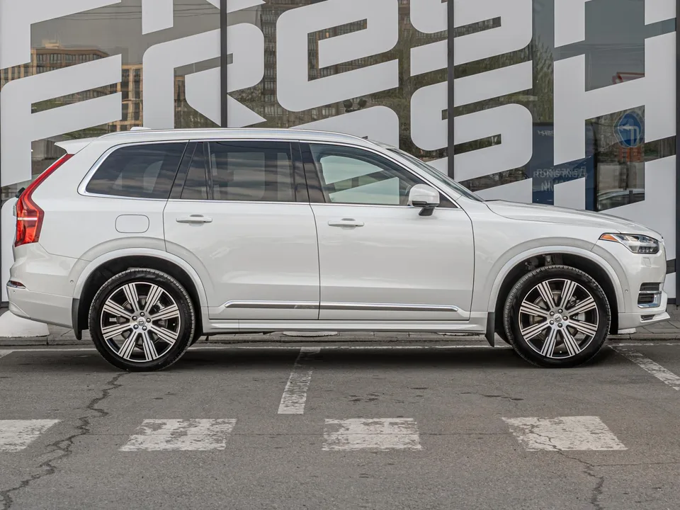 Volvo XC90 2023 — миниатюра 5