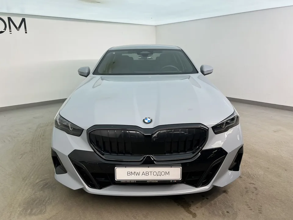 BMW 5 Series 2024 — миниатюра 3