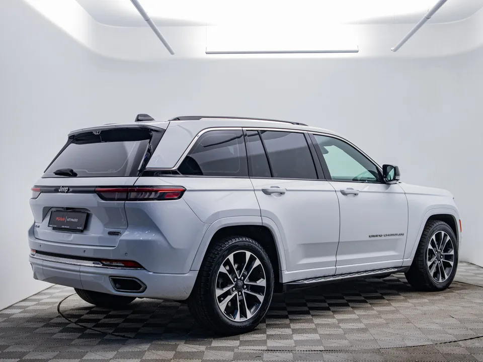 Jeep Grand Cherokee 2023 — миниатюра 5