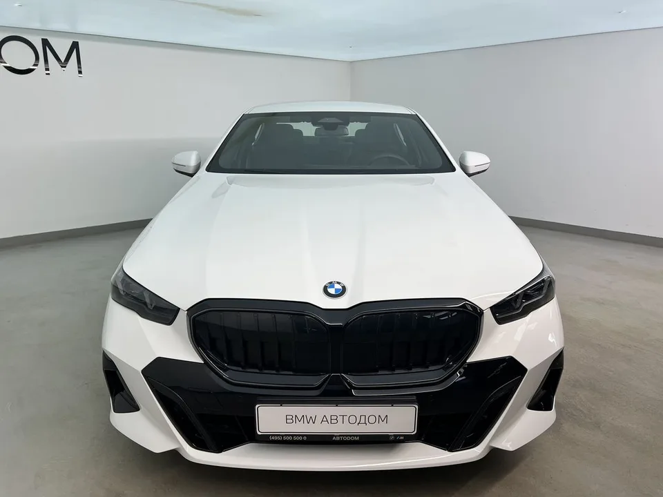 BMW 5 Series 2025 — миниатюра 3