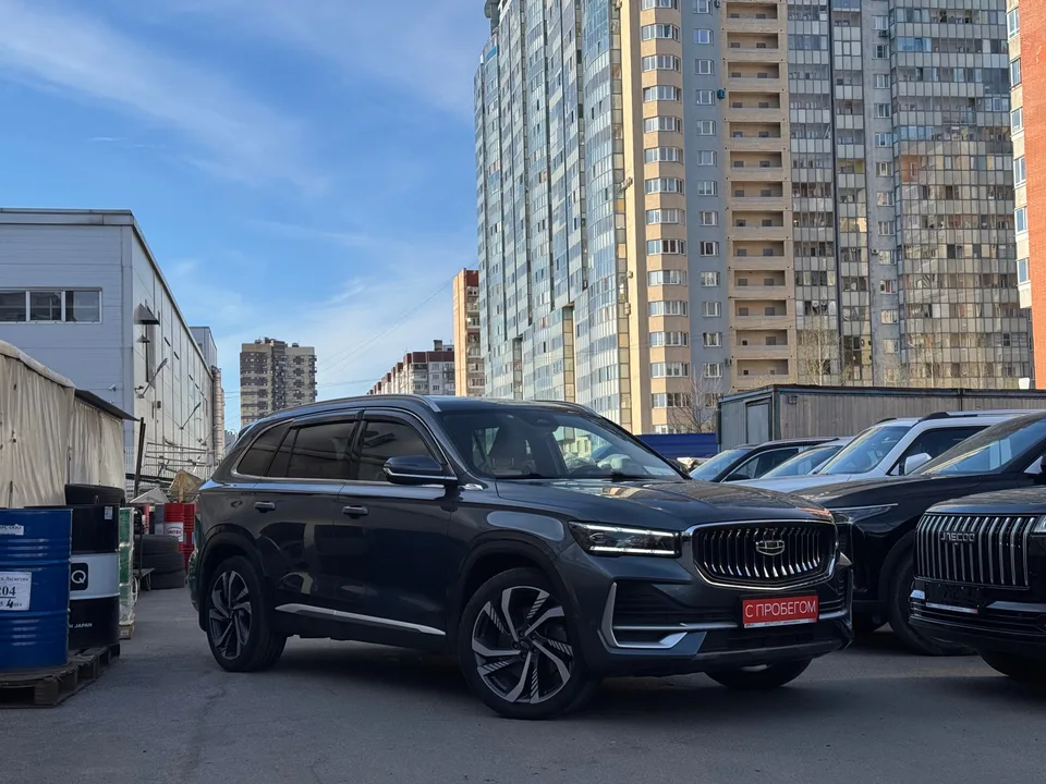 Geely Monjaro Hi-P Hybrid 2023 — фото 1, купить с доставкой в Москву