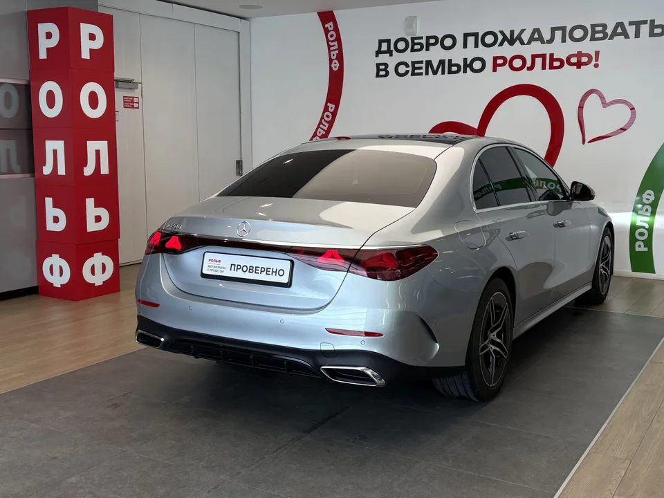 Mercedes-Benz E-Class 2024 — миниатюра 5