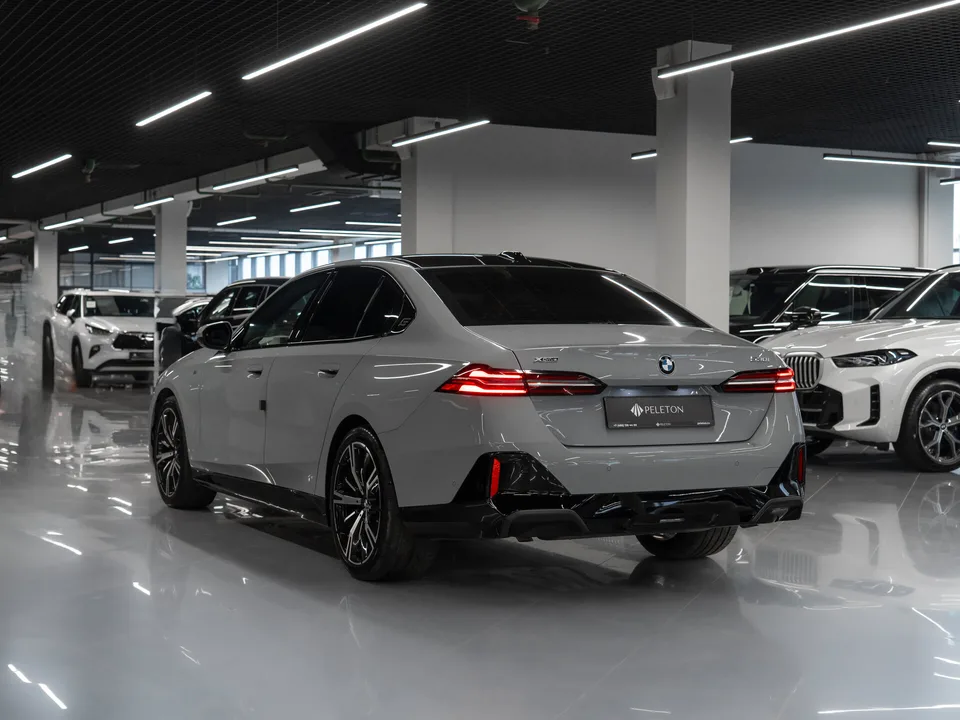 BMW 5 Series 2025 — миниатюра 4