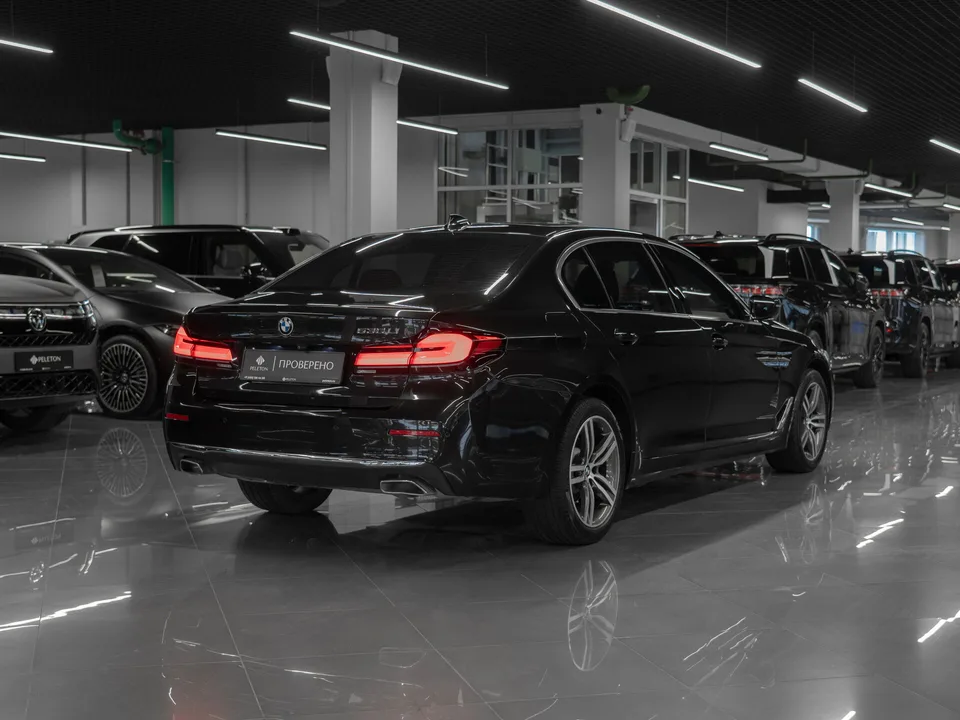 BMW 5 Series 2022 — миниатюра 2