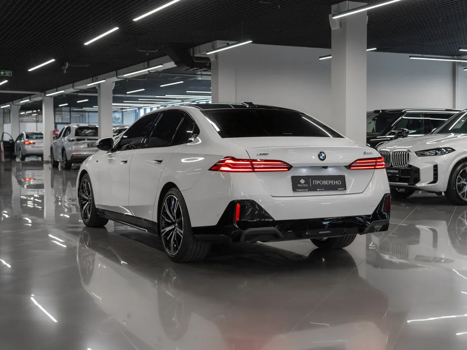 BMW 5 Series 2024 — миниатюра 2