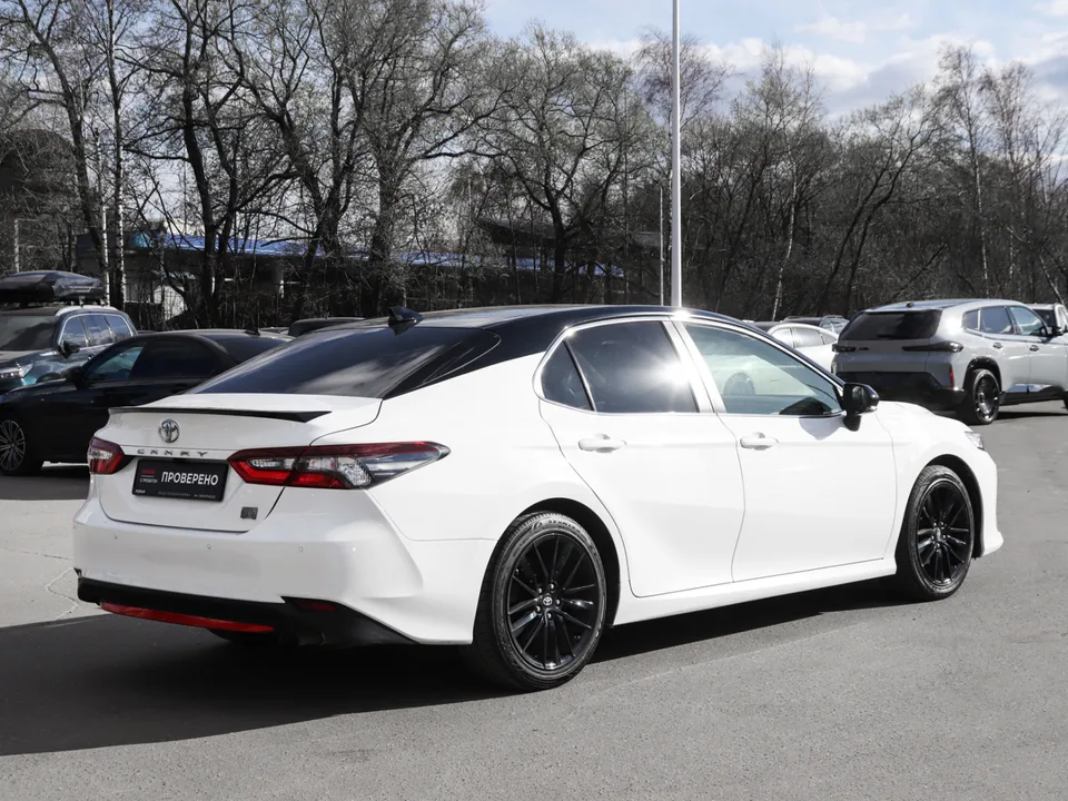 Toyota Camry 2022 — миниатюра 2