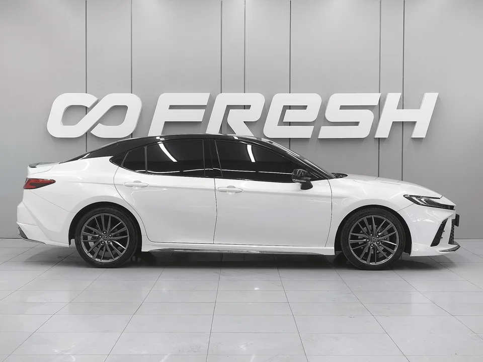 Toyota Camry 2024 — миниатюра 2