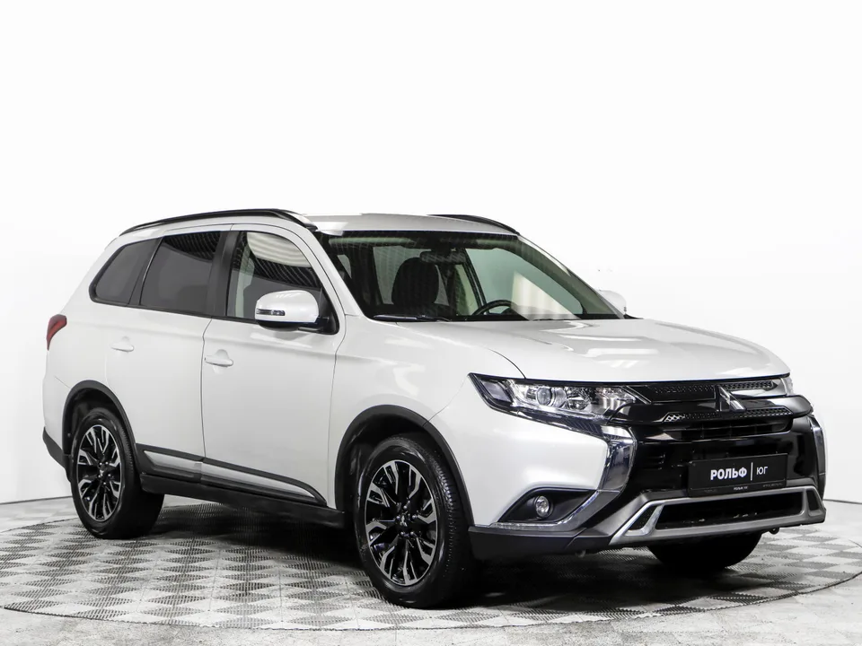 Mitsubishi Outlander 2022 — миниатюра 2