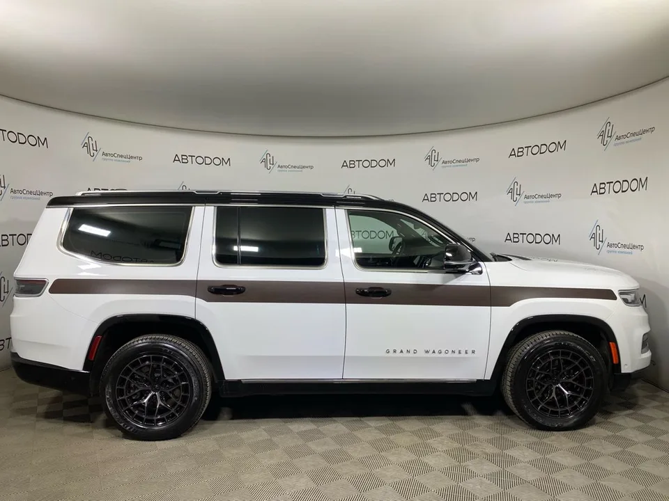 Jeep Wagoneer 2023 — миниатюра 2