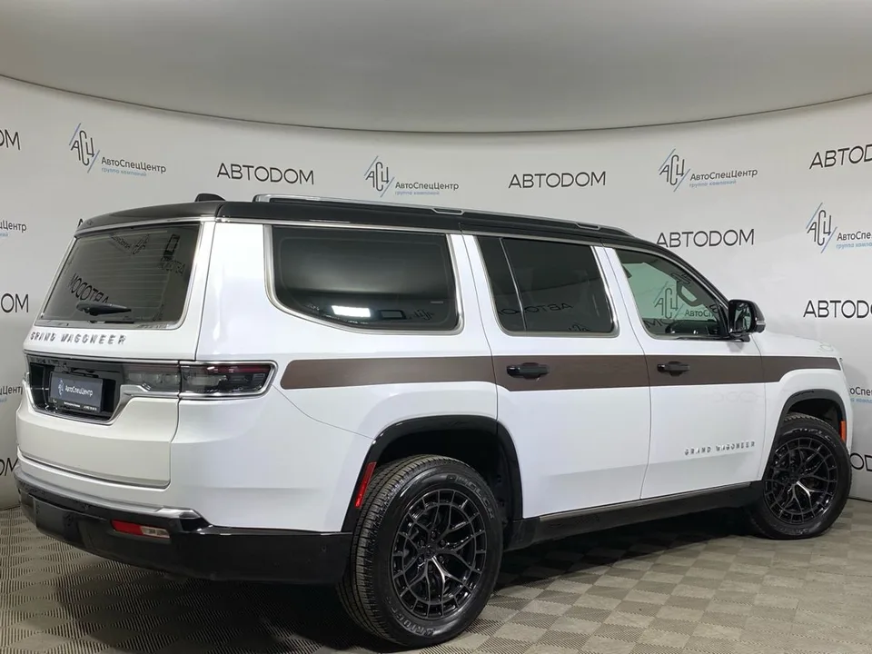 Jeep Wagoneer 2023 — миниатюра 4