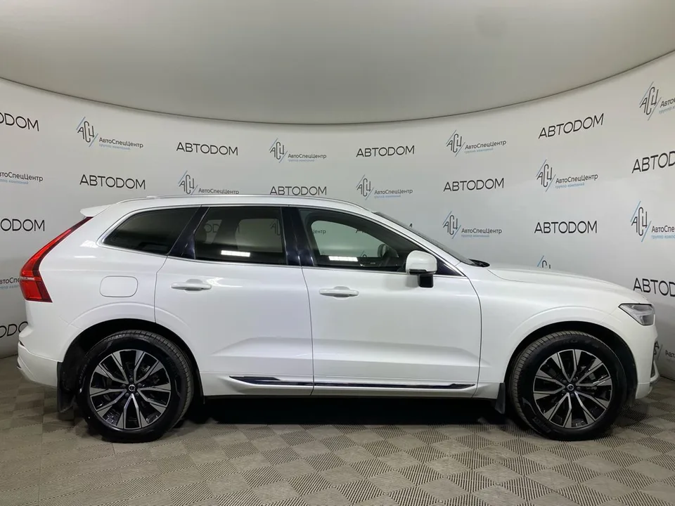 Volvo XC60 2023 — миниатюра 5