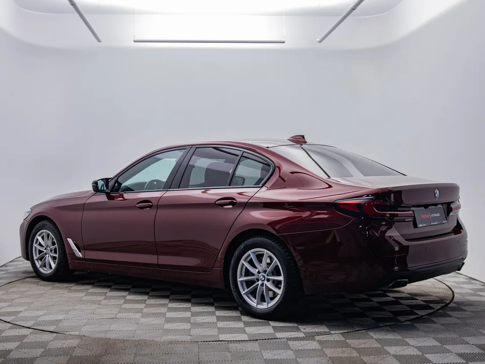 BMW 5 Series 2022 — миниатюра 3