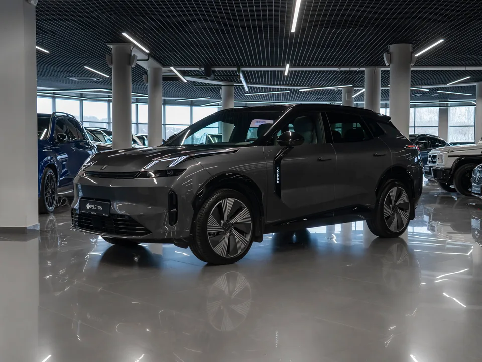 Lynk & Co 08 2023 — фото 1, купить с доставкой в Москву