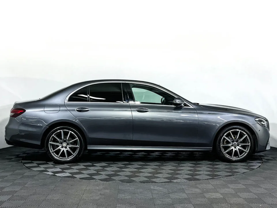 Mercedes-Benz E-Class 2022 — миниатюра 4