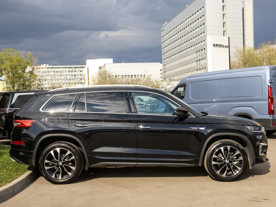 Skoda Kodiaq GT 2023 — миниатюра 3