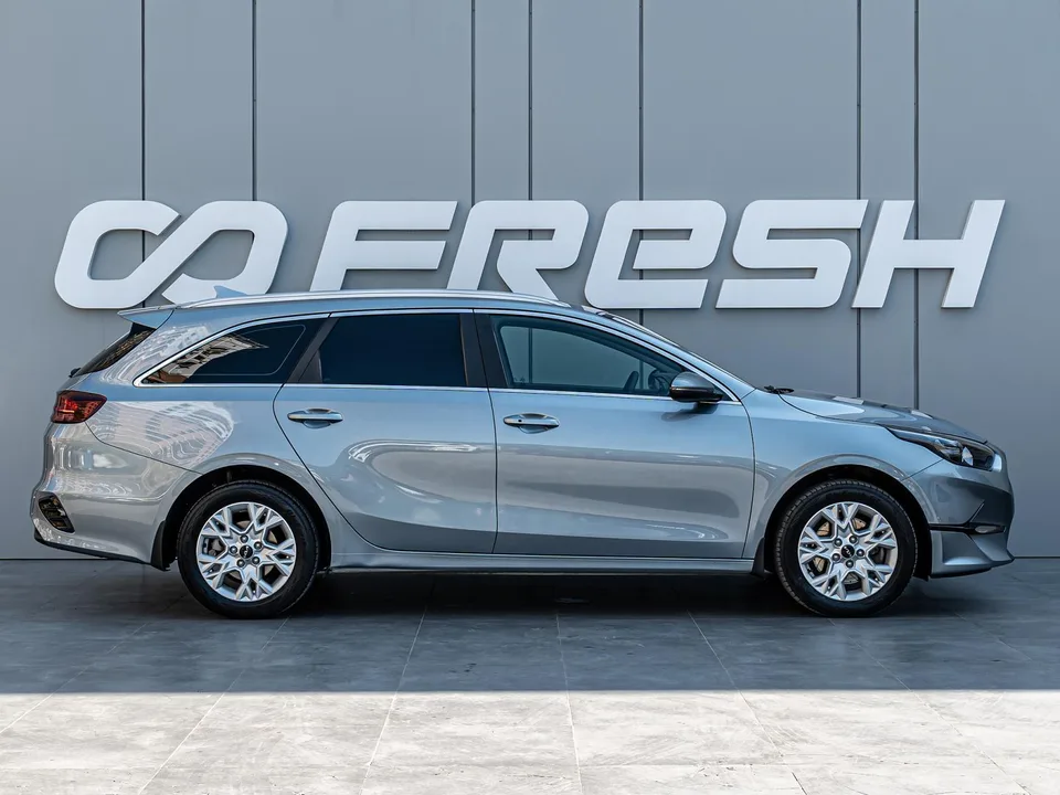 Kia Ceed SW 2022 — миниатюра 2