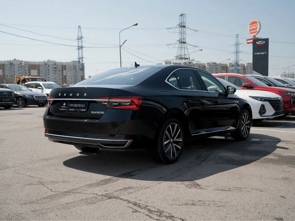 Skoda Superb 2025 — миниатюра 2