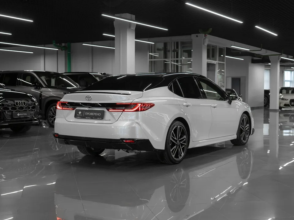Toyota Camry 2024 — миниатюра 2