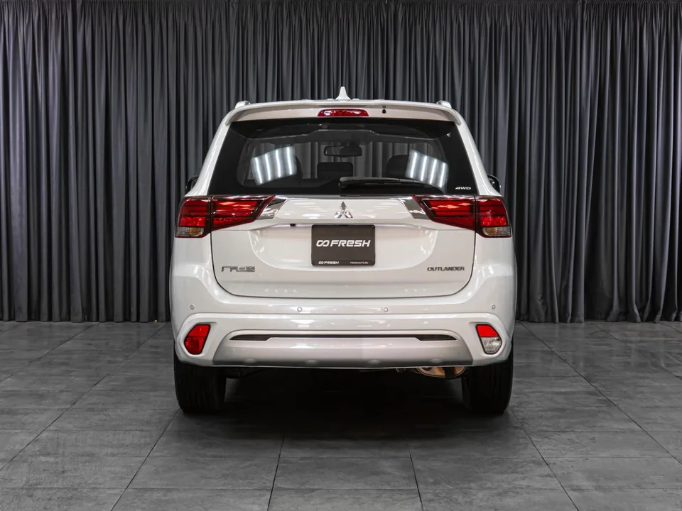 Mitsubishi Outlander 2022 — миниатюра 4