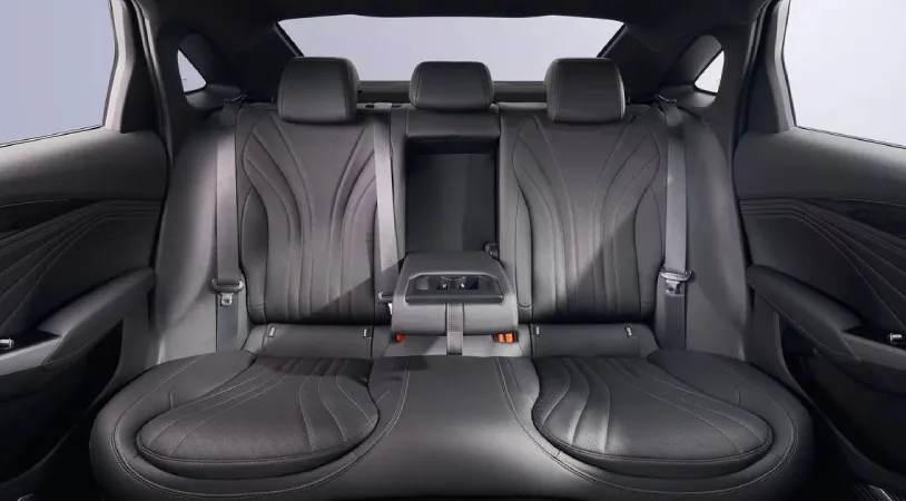 Geely Preface Флагман 2026 — миниатюра 2